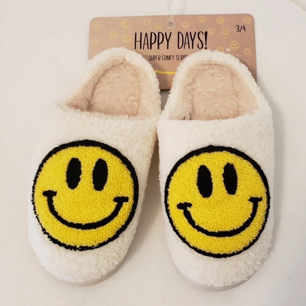 Danbar Smiley Face Indoor slipper shoes Size 3/4, NWT